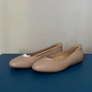 Nude ballet flats size 7